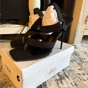 Moda Black Elegant Mary Jane Heels